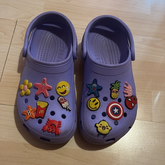 Women Purple CROCS with Fun Charms 
( size 22-23cm) - Picture 2 of 4